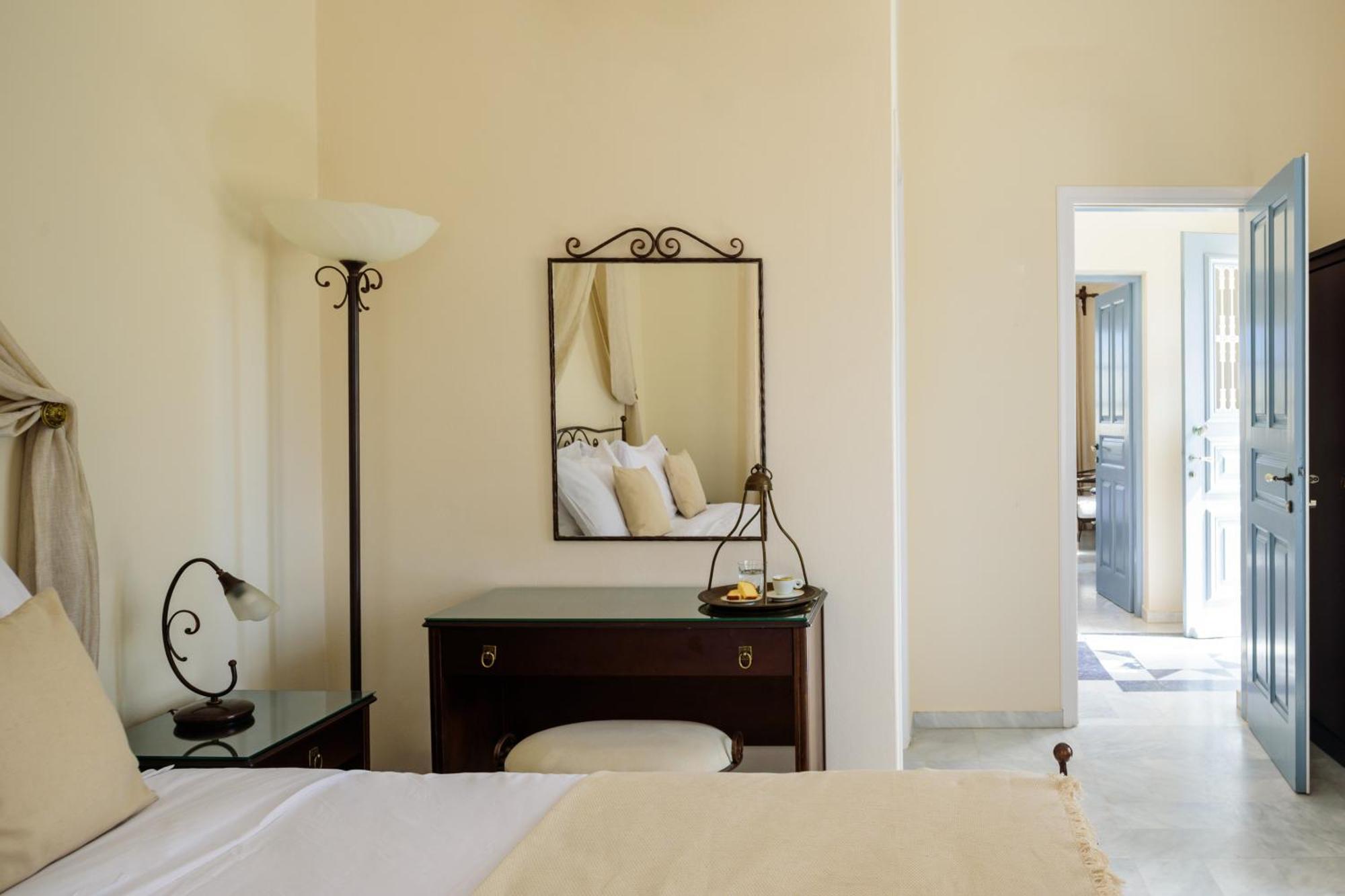 Ikio Concept Santorini Hotel Pyrgos Kallistis Exterior photo