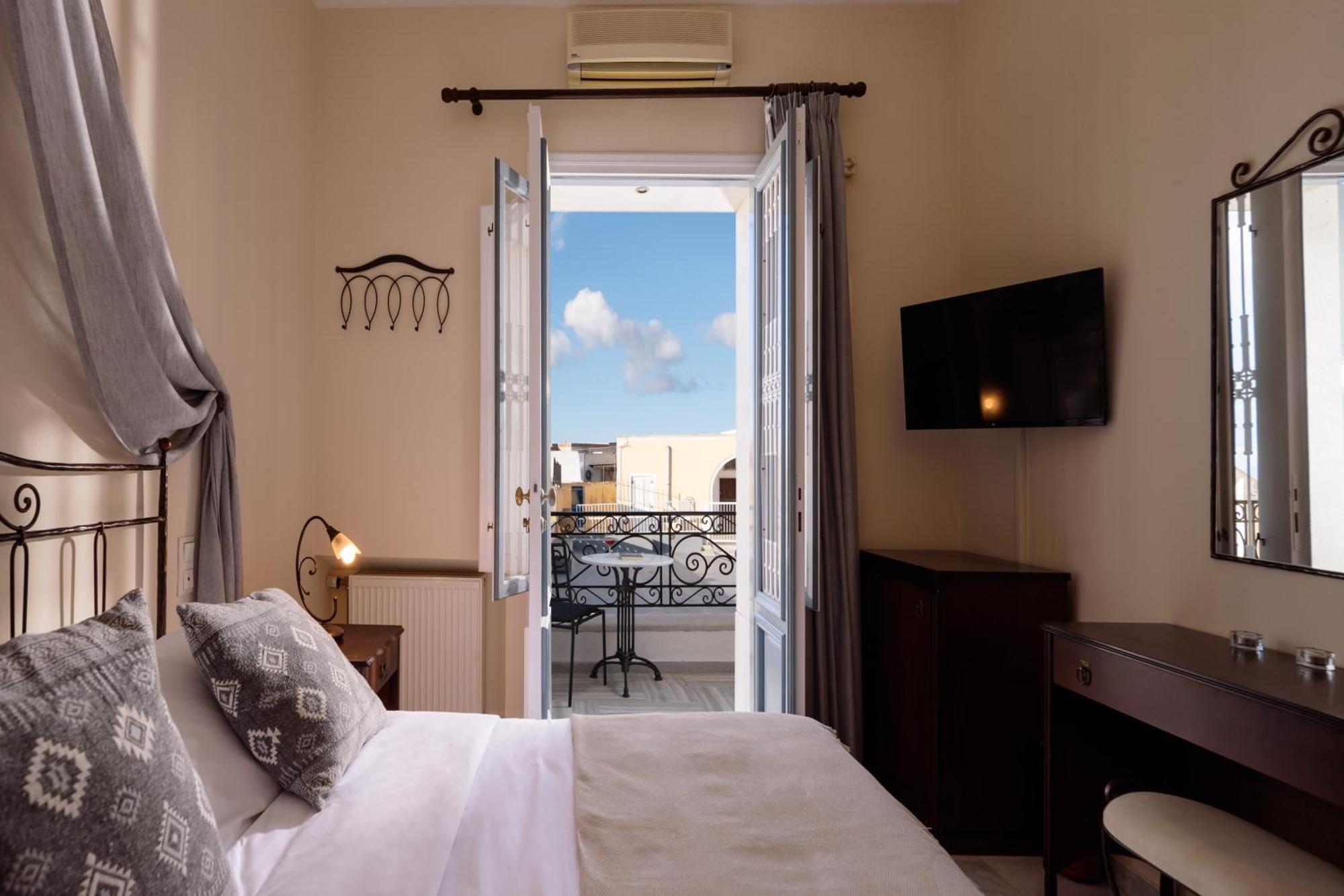 Ikio Concept Santorini Hotel Pyrgos Kallistis Exterior photo