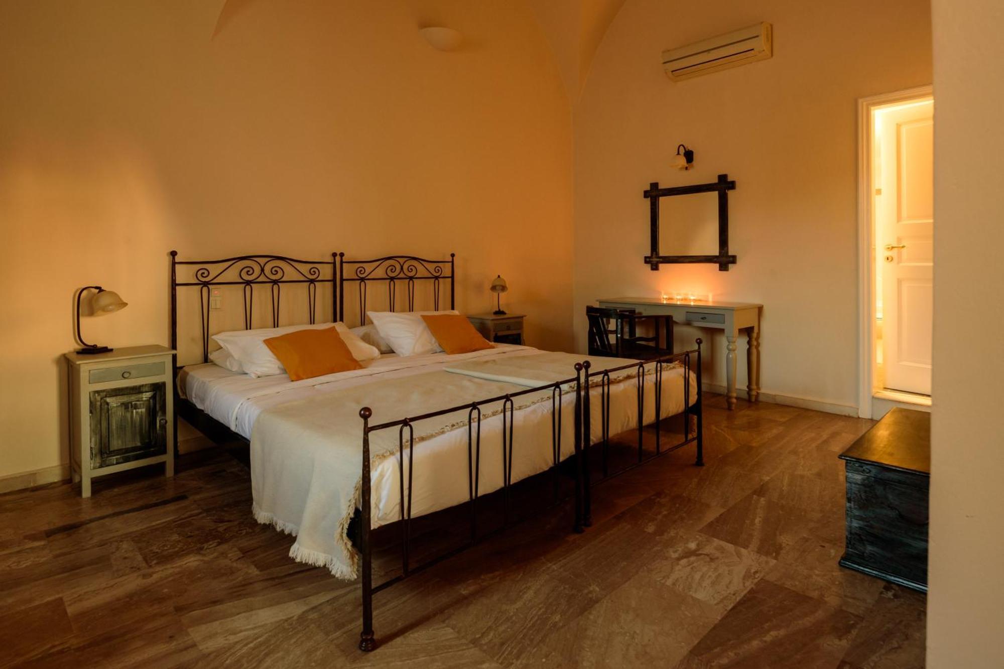 Ikio Concept Santorini Hotel Pyrgos Kallistis Exterior photo