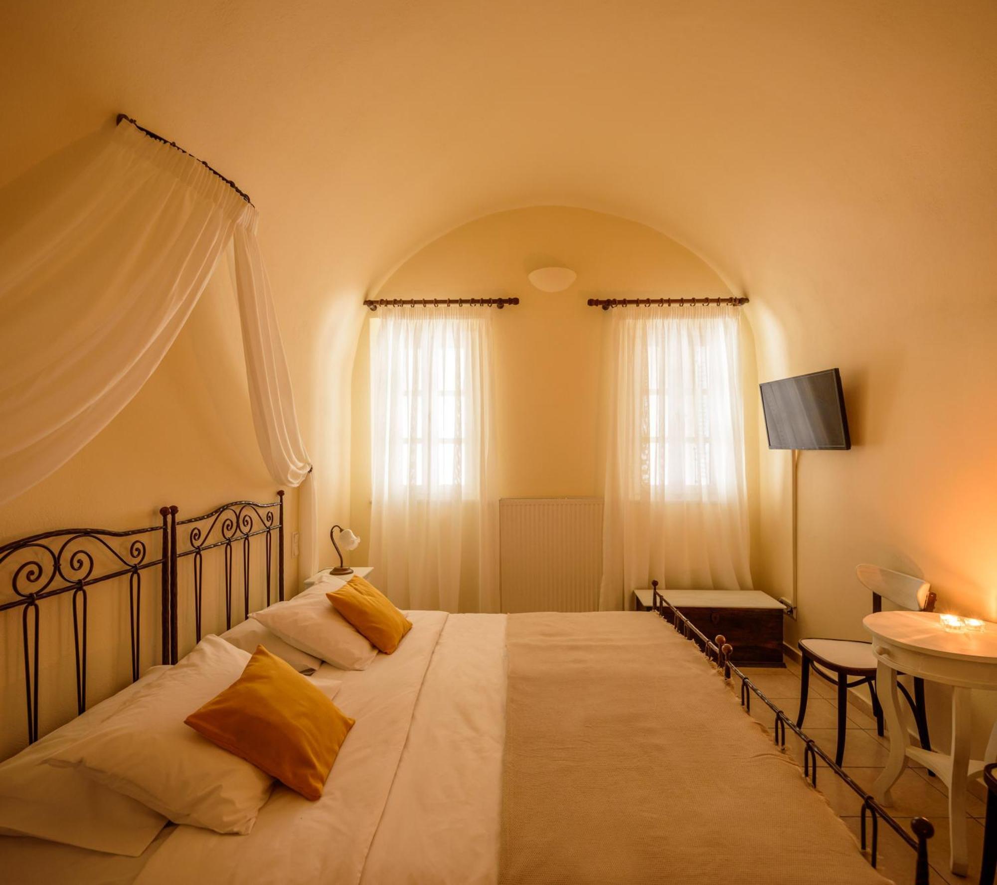 Ikio Concept Santorini Hotel Pyrgos Kallistis Exterior photo