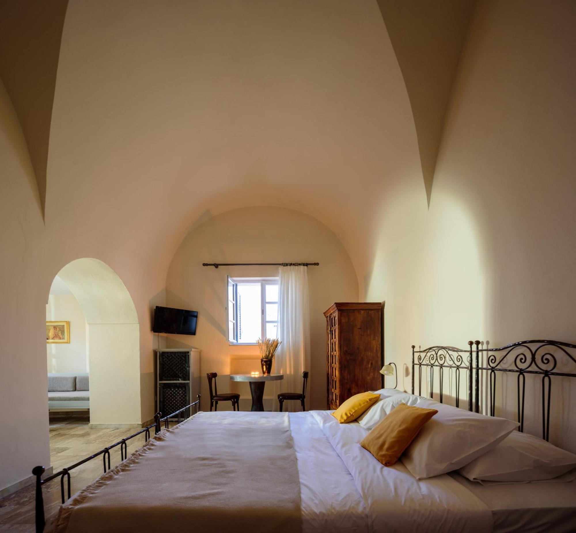Ikio Concept Santorini Hotel Pyrgos Kallistis Exterior photo